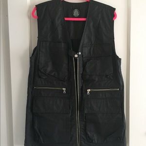 Urban Outfitters Black Utility Vest Size M NWOT